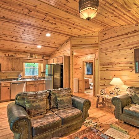 The Honeybee Cabin With Private Porch And Hot Tub Clarkesville Exterior foto