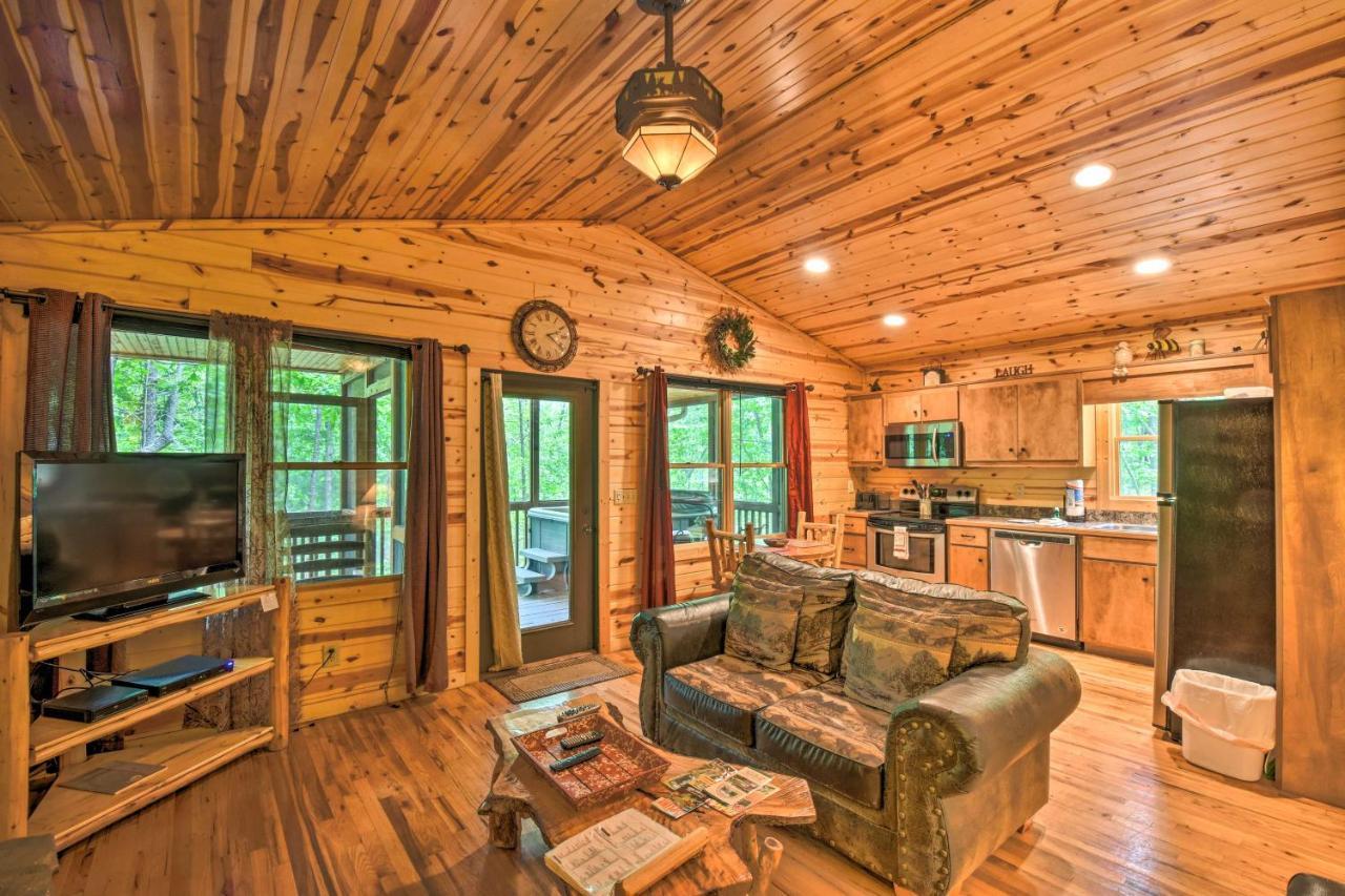 The Honeybee Cabin With Private Porch And Hot Tub Clarkesville Exterior foto