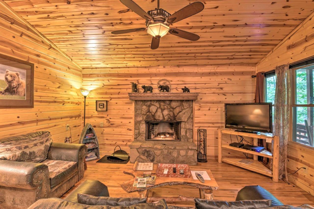 The Honeybee Cabin With Private Porch And Hot Tub Clarkesville Exterior foto