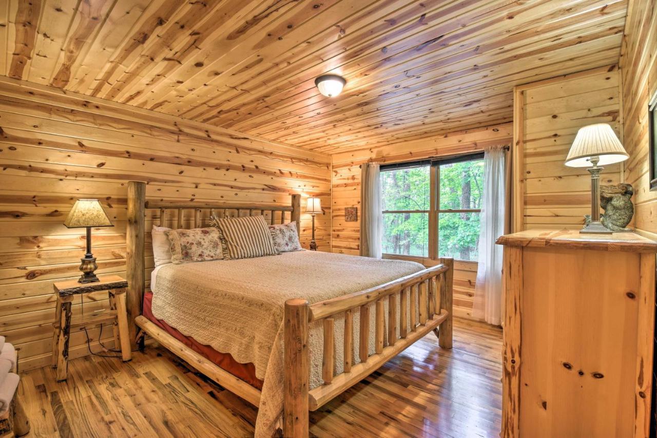 The Honeybee Cabin With Private Porch And Hot Tub Clarkesville Exterior foto