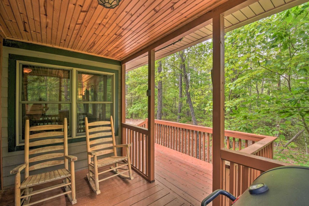 The Honeybee Cabin With Private Porch And Hot Tub Clarkesville Exterior foto