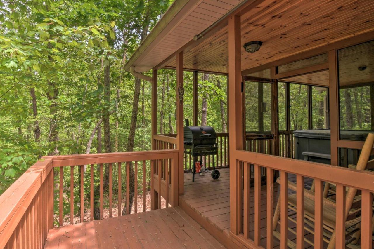 The Honeybee Cabin With Private Porch And Hot Tub Clarkesville Exterior foto